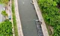 To Lich River suddenly turns green after receiving water from West Lake