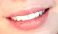 Treating lips cracked