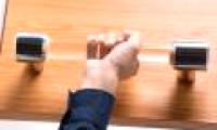 Two Hong Kong students invented the self-sterilizing door handle, the team afraid of dirty like this