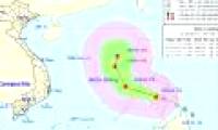Typhoon Tokage jerked level 10-11 toward the East Sea
