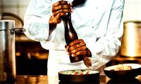 Unexpected effects when you sprinkle pepper on food