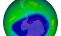 Unusual at the equatorial ozone layer