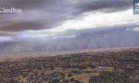 Video: Close-up of the terrible path of the Habood dust storm, causing 15 thousand people in the US to lose power