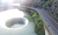 Video: Huge spill smokes the water between the US reservoir