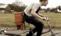 Video: Jet bike runs fast with cars