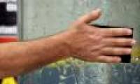 Video: Super strong adhesive tape that heals all leaks