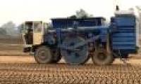 Video: The 'monster' machine produces 300 bricks per minute