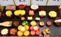 What are the differences between rice tray and Lunar New Year holidays?