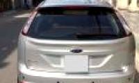 Why are the rear fog lights on many cars only lit one side?