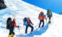Why does climbing Mount Everest have to start at midnight?