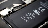 Why is recycling lithium batteries for smartphones and cars risky?