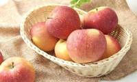 Women eat an apple every morning on an empty stomach, 7 days later the body will feel a significant change